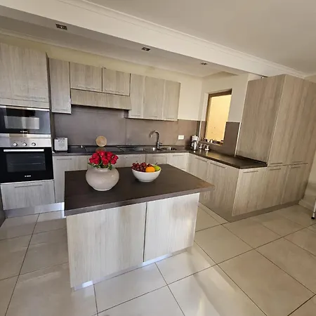 Sunny Two Bedroom In Qawra 圣保罗湾城