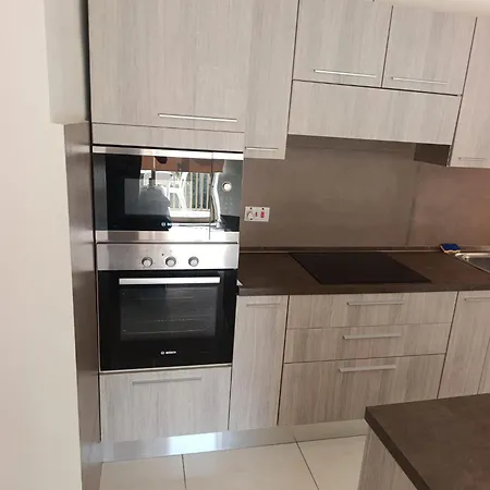 Sunny Two Bedroom In Qawra *